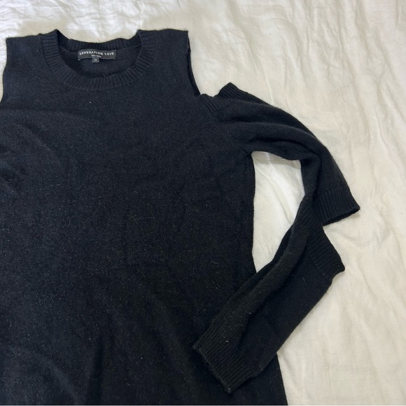 Generation Love cashmere Black cold shoulder sweater size XS - Picture 11 of 12